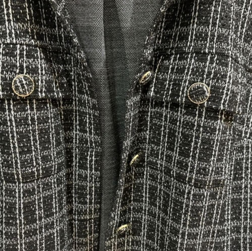 💥Sale💥Torrid Black and White Textured Jacket - Picture 4 of 5